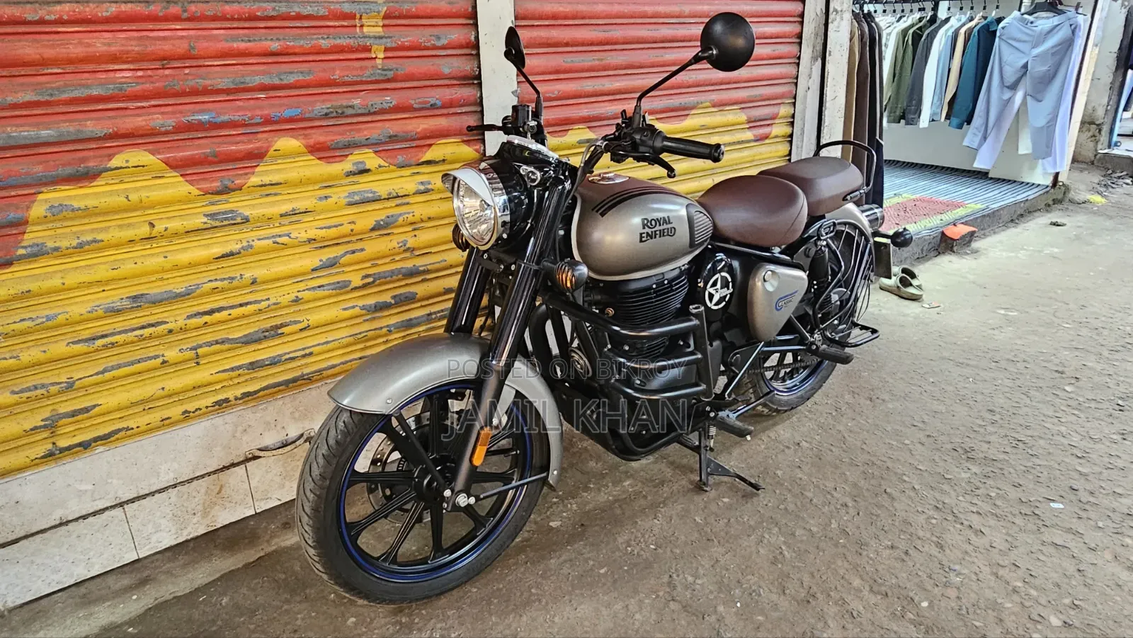 রয়েল এনফিল্ড ক্লাসিক ৩৫০ ২০২৫ গ্রে