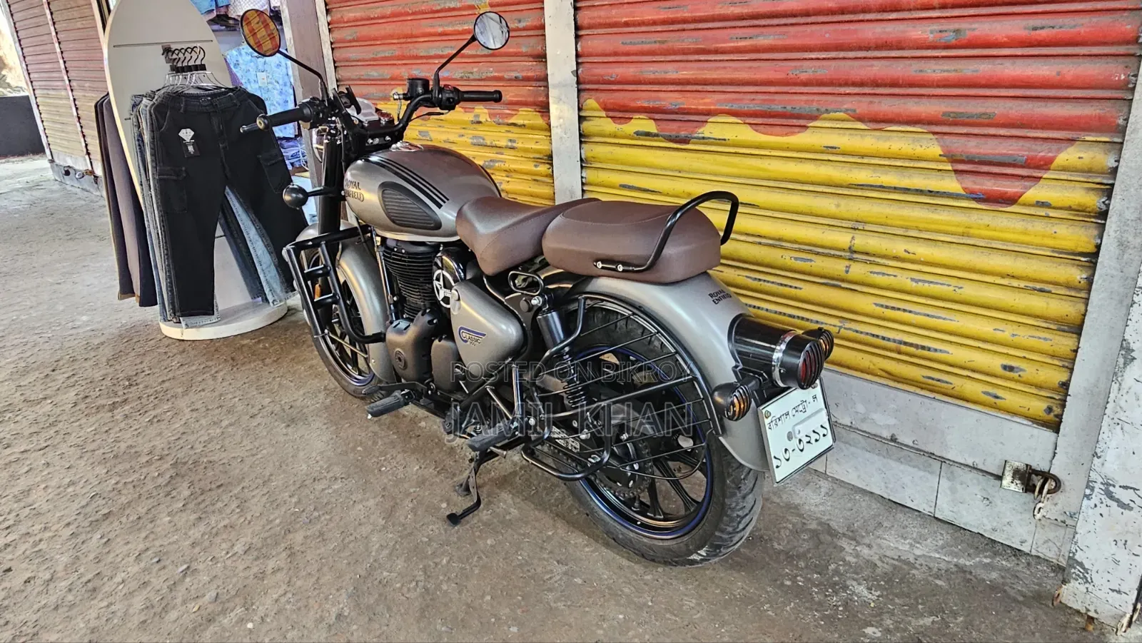 রয়েল এনফিল্ড ক্লাসিক ৩৫০ ২০২৫ গ্রে