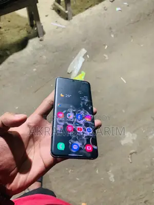 স্যামসাং গ্যালাক্সি এস২০ প্লাস ৫জি ১২৮ জিবি ব্ল্যাক