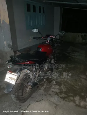 বাজাজ পালসার ১৫০ ২০১৪ লাল
