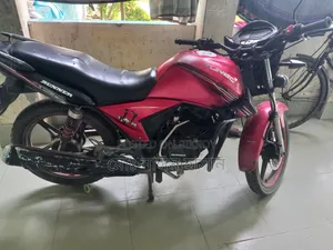 মোটরসাইকেল ২০১৮ লাল
