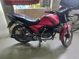 মোটরসাইকেল ২০১৮ লাল