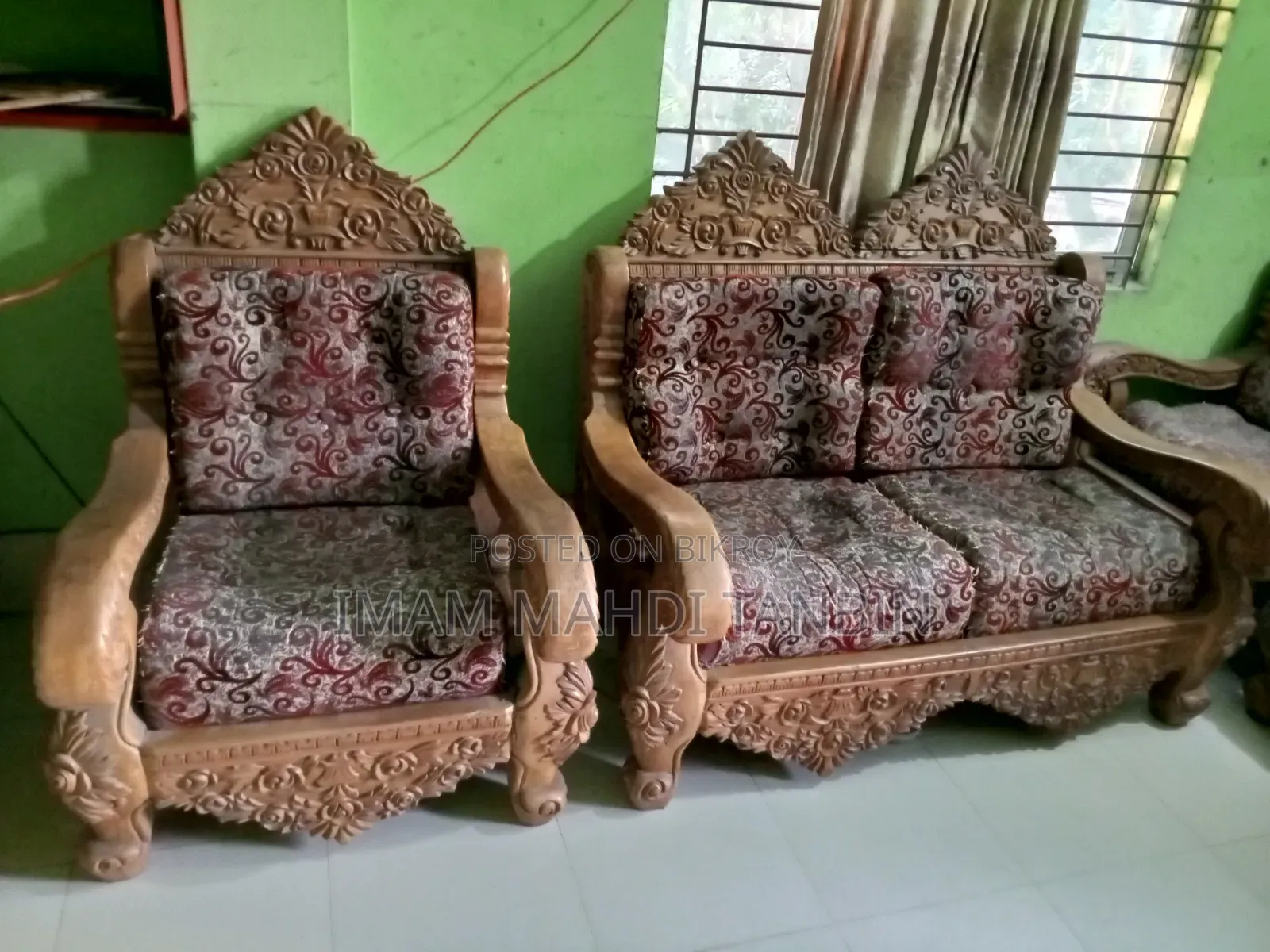 Sofa set made of pure teak wood.