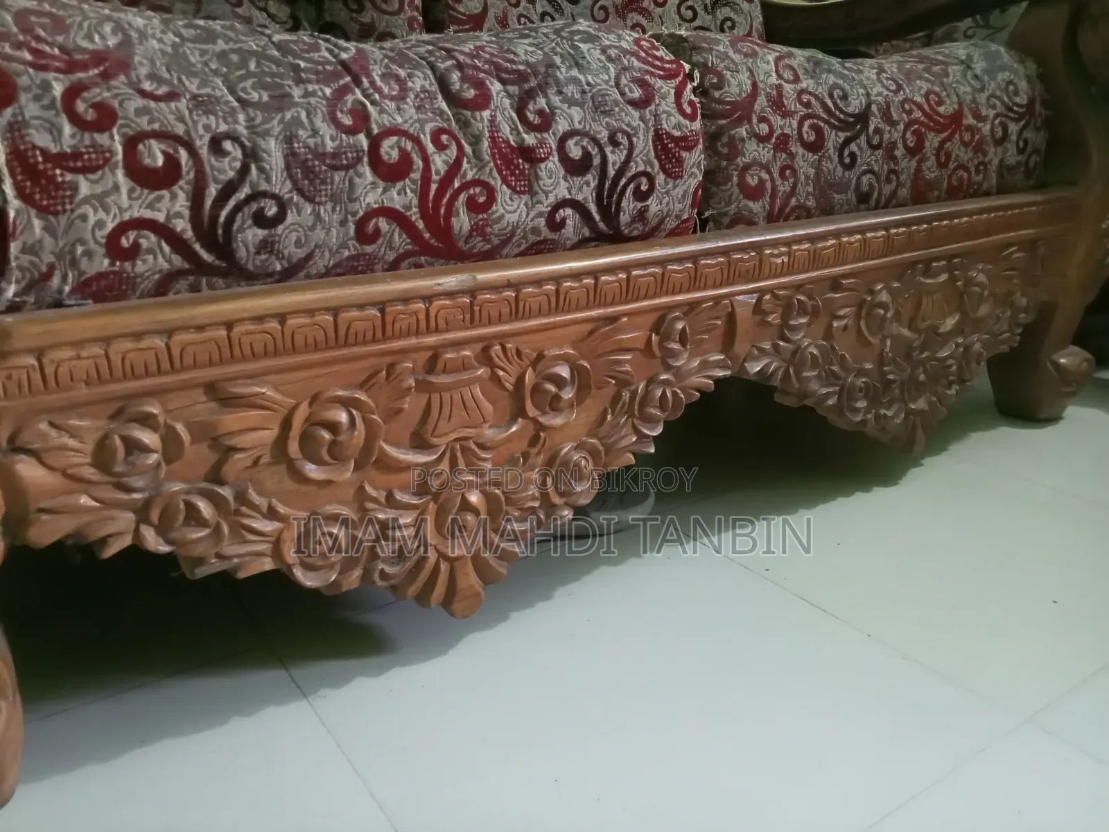 Sofa set made of pure teak wood.