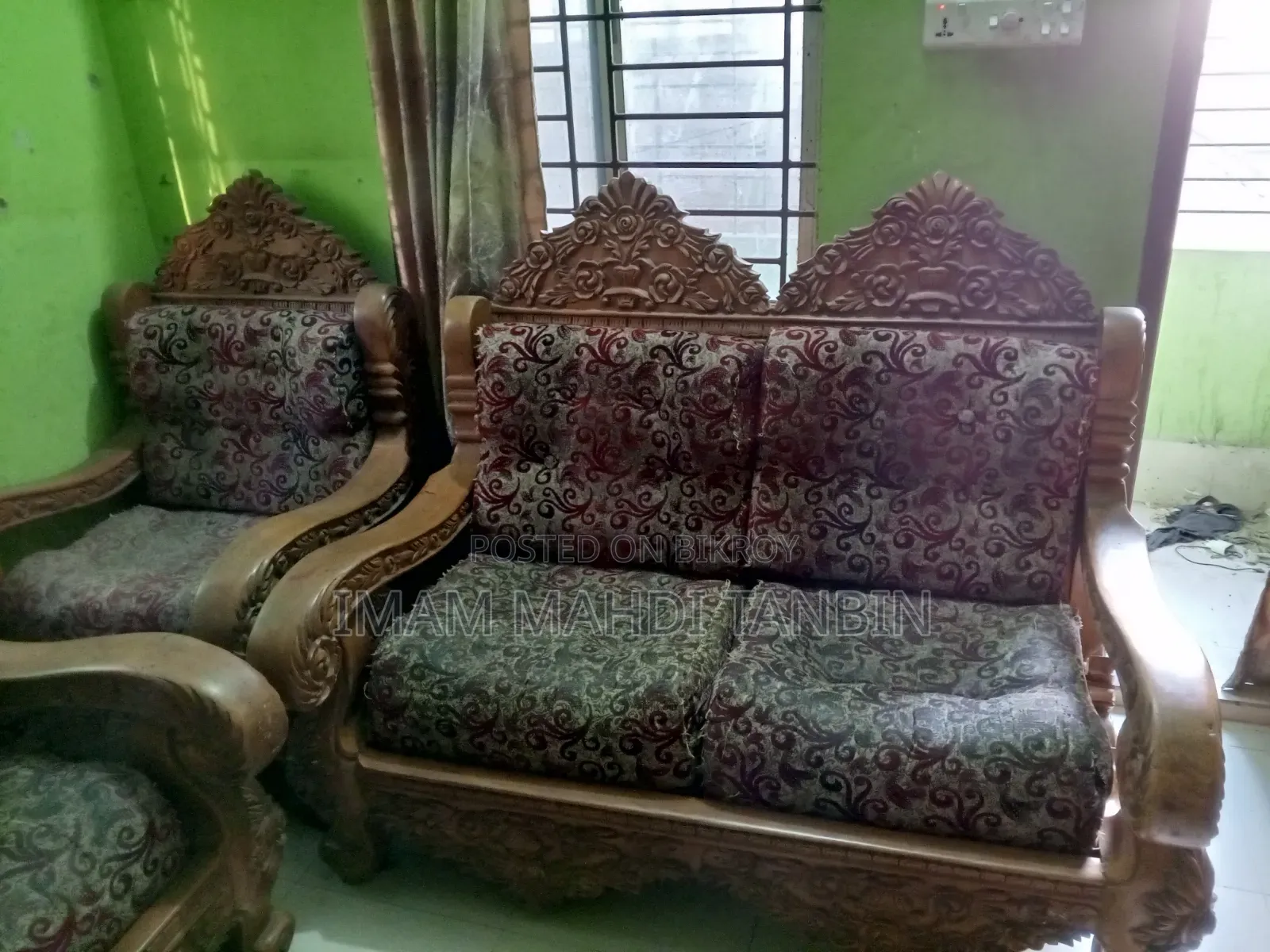 Sofa set made of pure teak wood.
