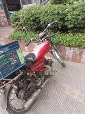 Honda 2005 Red