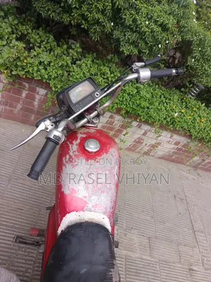 Honda 2005 Red