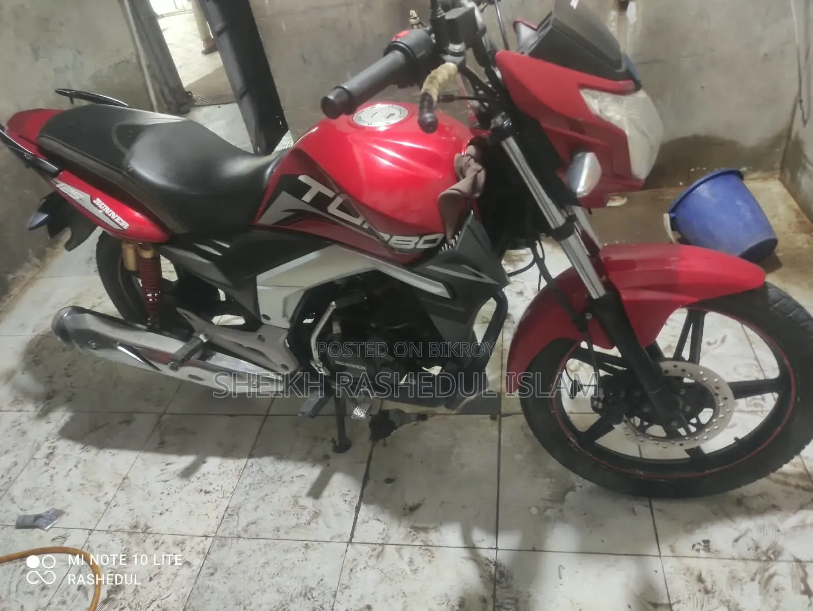 Runner Turbo V2 2023 Red