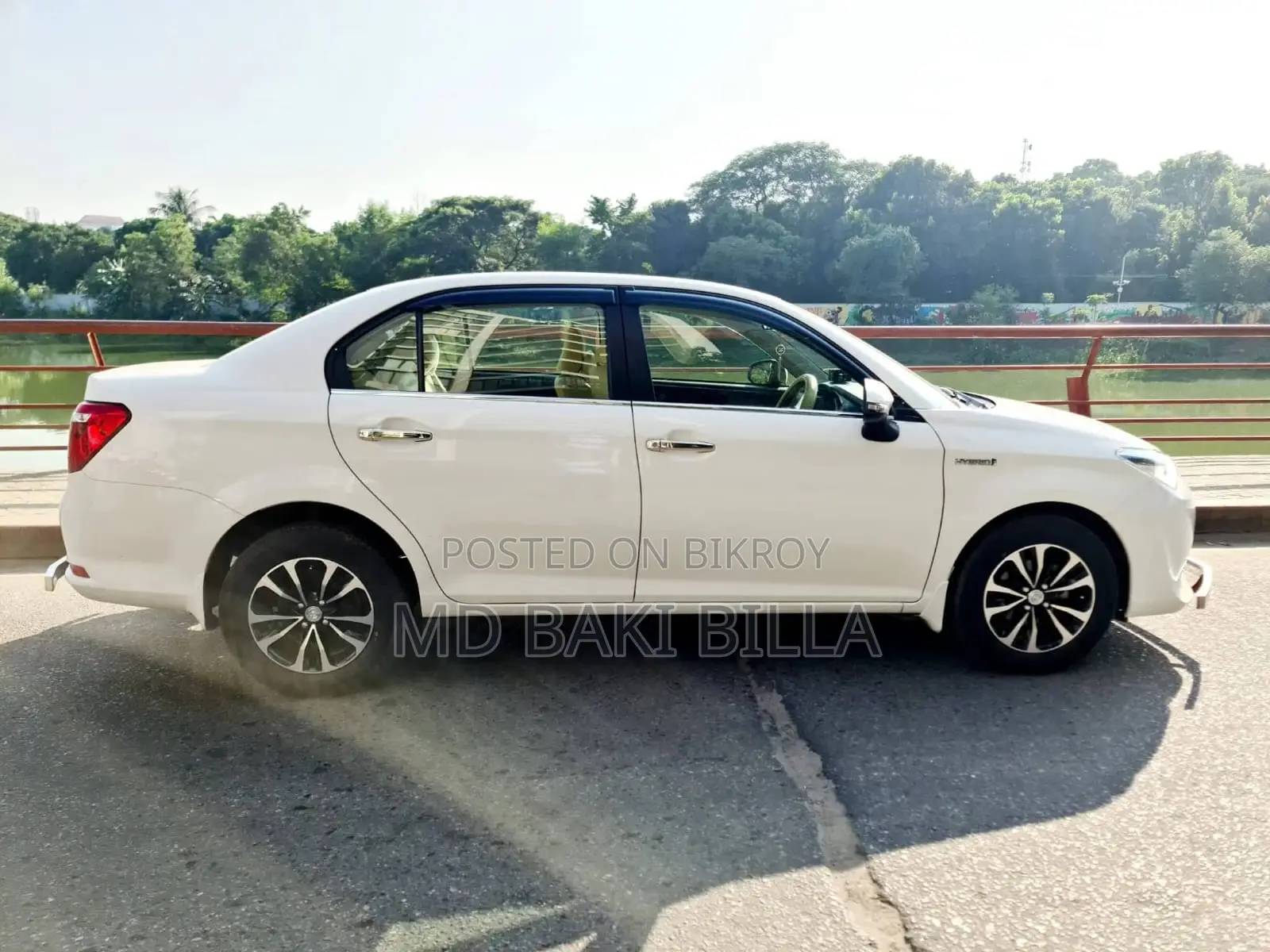 টয়োটা এক্সিও ১.৫ হাইব্রিড ২ডব্লিউডি ২০১৭ সাদা