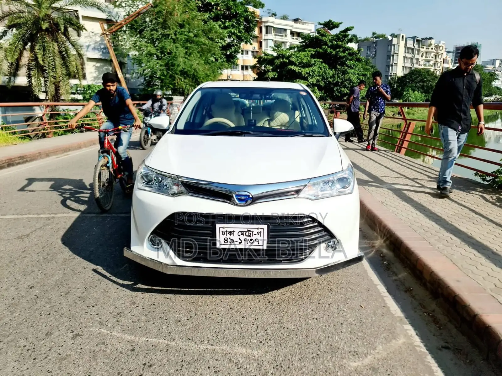 টয়োটা এক্সিও ১.৫ হাইব্রিড ২ডব্লিউডি ২০১৭ সাদা