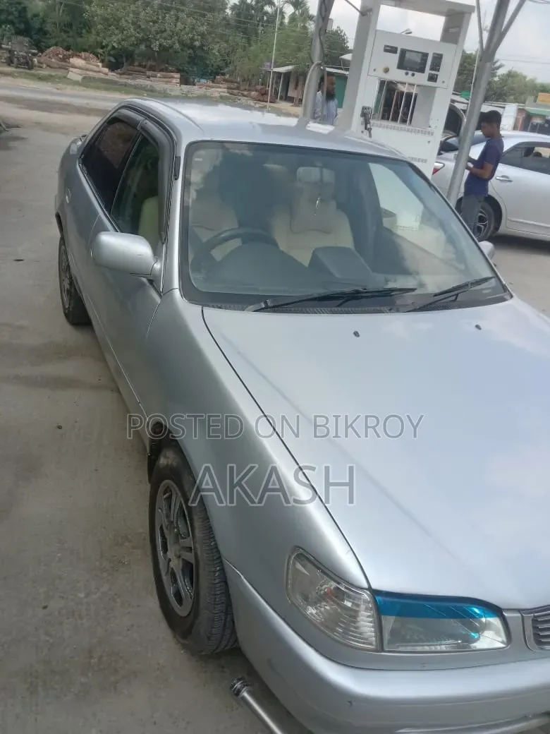 Toyota Corolla 1997 Silver