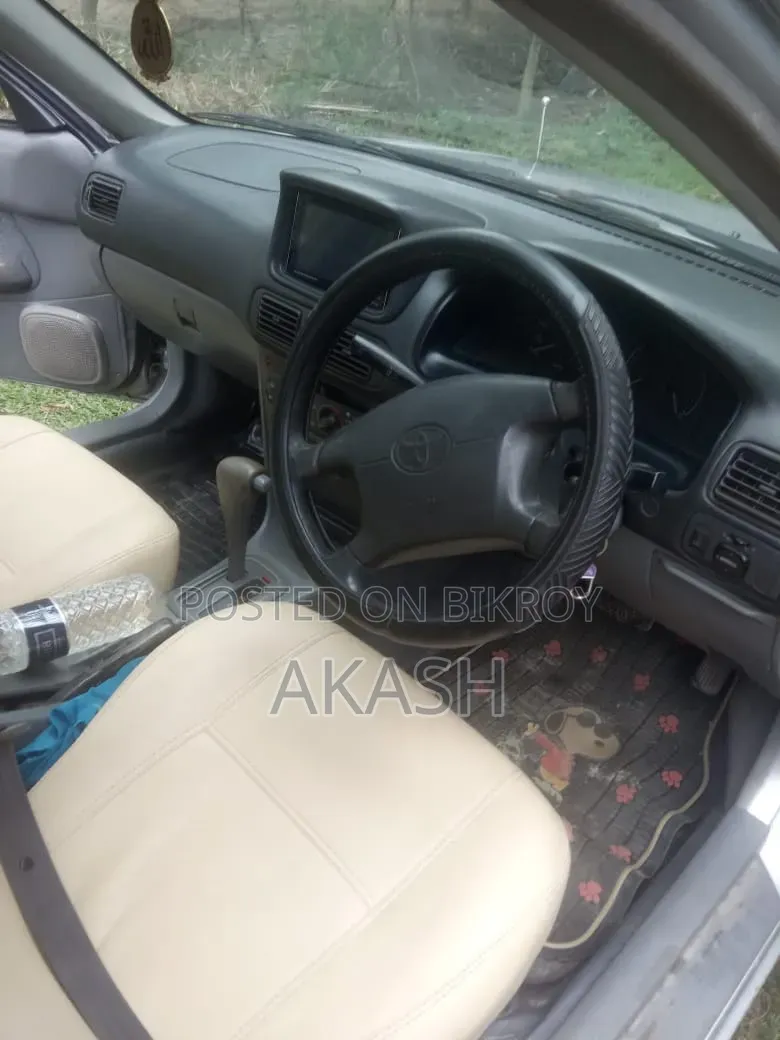 Toyota Corolla 1997 Silver