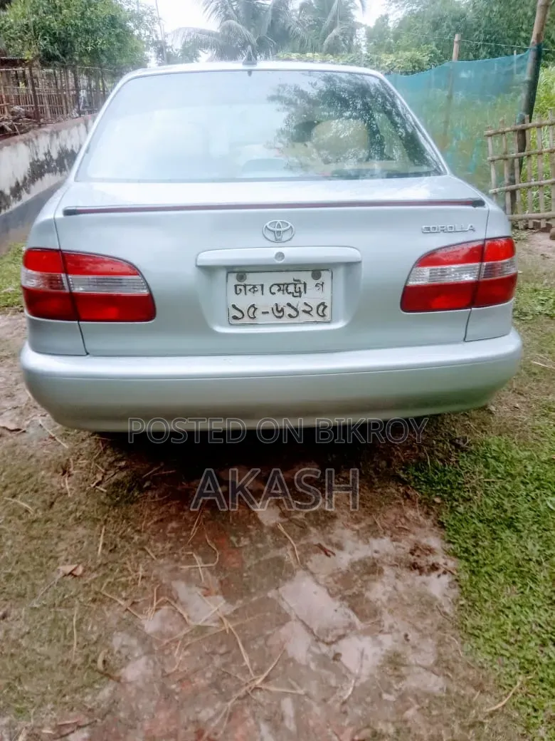 Toyota Corolla 1997 Silver