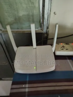 একটি মারকুইসিস থ্রি এন্টেনা রাউটার বিক্রি করা হবে