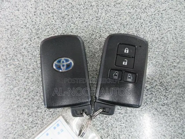 Toyota Noah 2021 Pearl