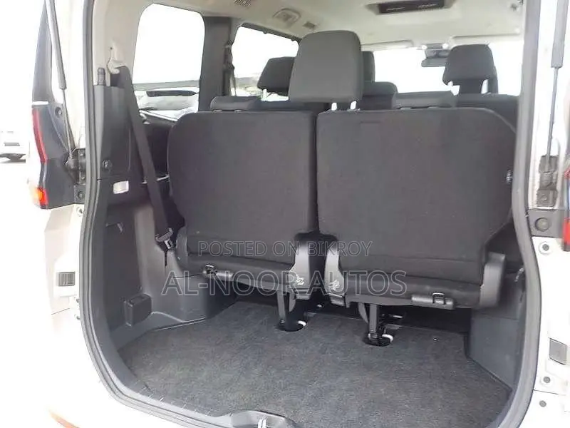 Toyota Noah 2022 Gray