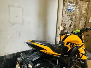 Suzuki Gixxer 2022 Yellow