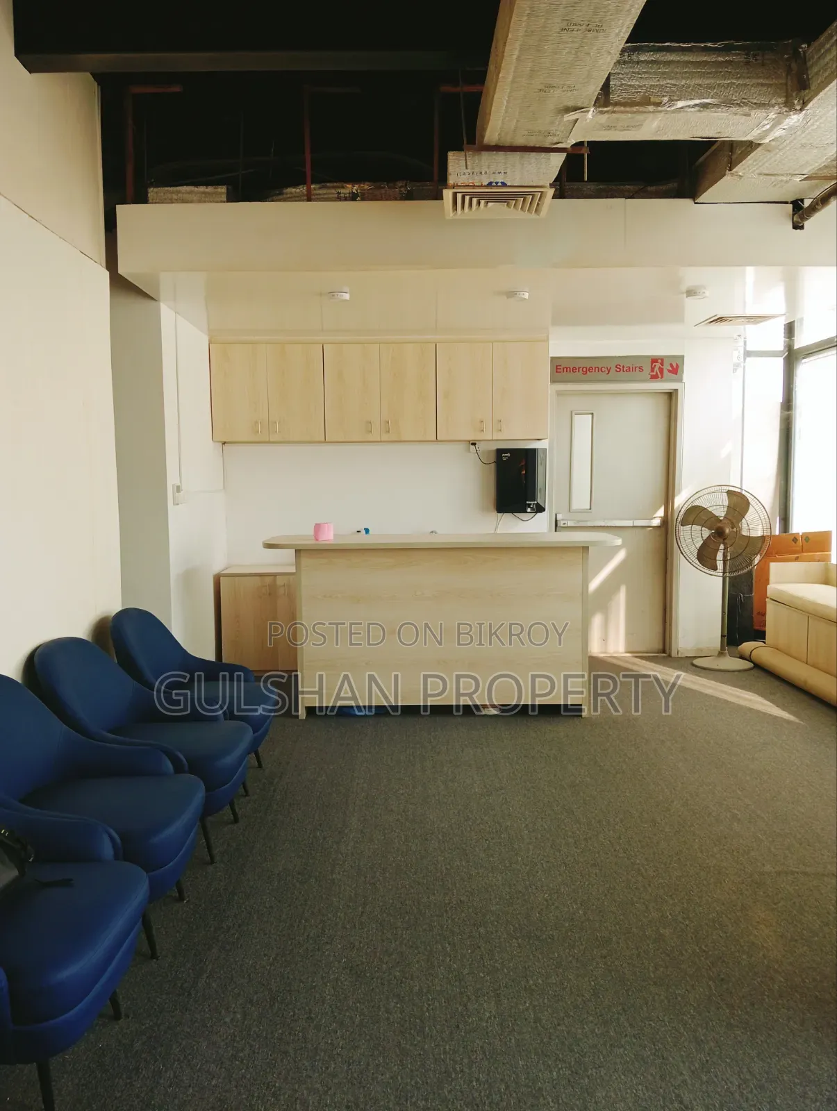 12000 sq ft Excellent Office and Restaurant for Rent First Floor