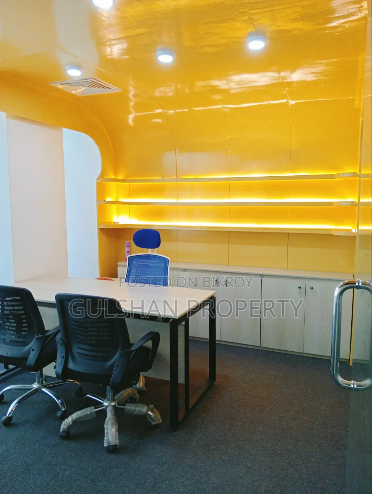 12000 sq ft Excellent Office and Restaurant for Rent First Floor