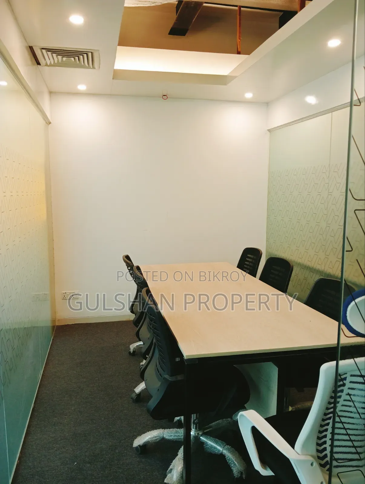 12000 sq ft Excellent Office and Restaurant for Rent First Floor