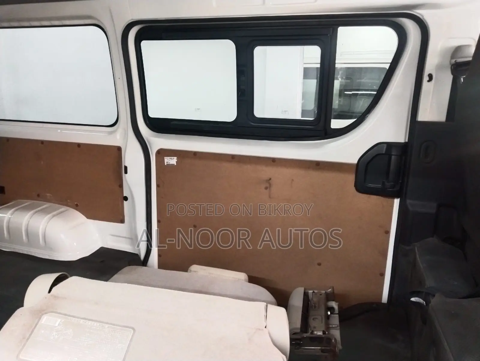 Toyota HiAce 2021 White