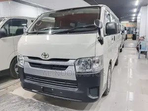 Toyota HiAce 2021 White