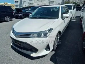 টয়োটা এক্সিও ২০২১ সাদা