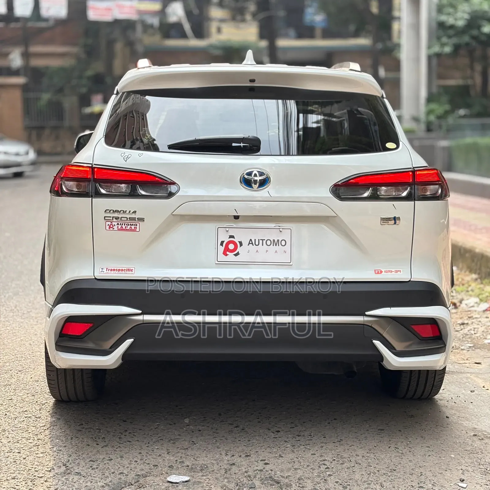 টয়োটা করোলা ক্রস ২০২২ সাদা
