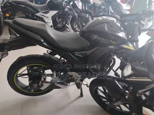 সুজুকি জিক্সার ২০২৬ কালো