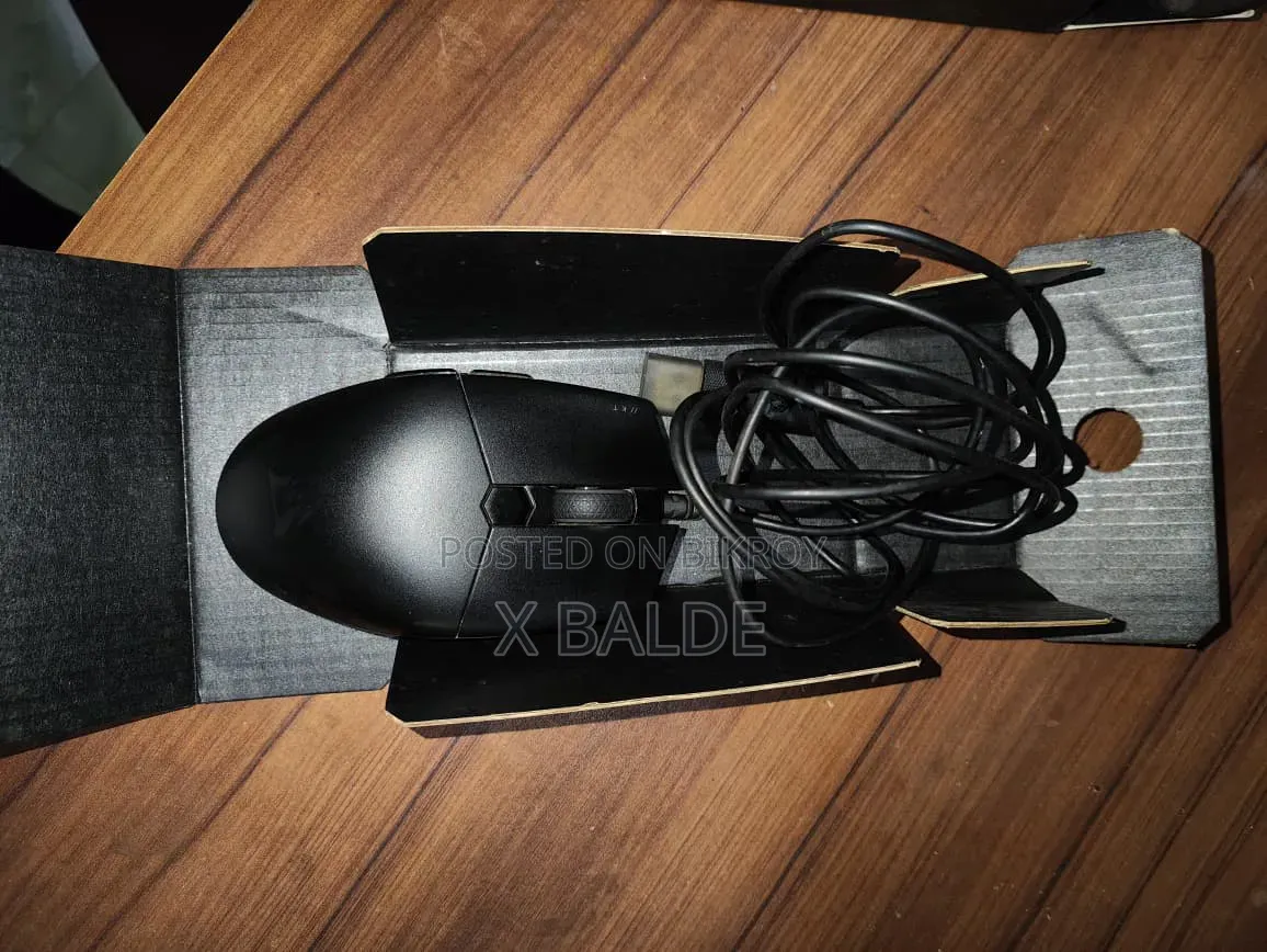 (Used) Corsair Katar Pro Gaming Mouse (with Original Box)
