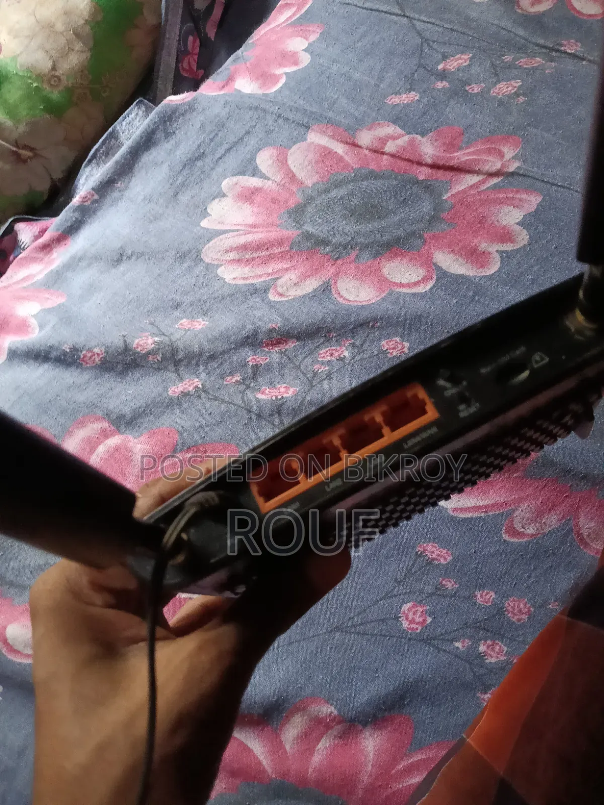 A TP-Link Sim Router Tl-Mr6400