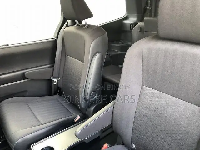 Toyota Noah 2022 Pearl