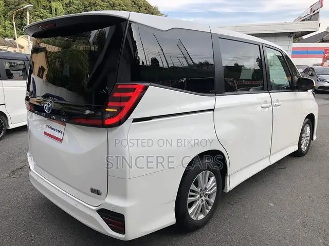 Toyota Noah 2022 Pearl