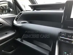 Toyota Noah 2022 Pearl