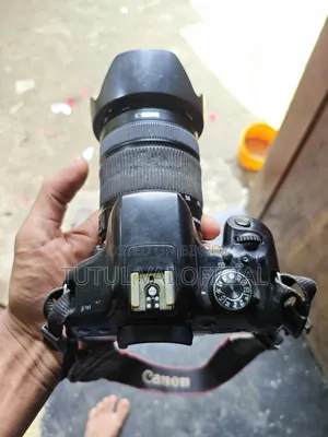 ৭৫০ ক্যামেরা