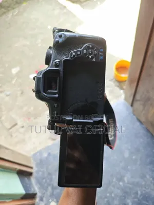 ৭৫০ ক্যামেরা
