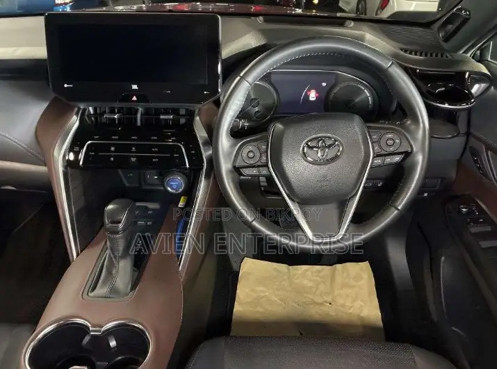 Toyota Harrier 2.5 Hybrid 2021 Red