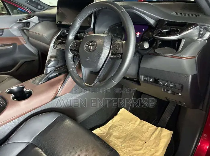 Toyota Harrier 2.5 Hybrid 2021 Red