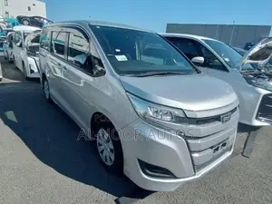 Toyota Noah 2.0 FWD (8 Seater) 2021 Silver