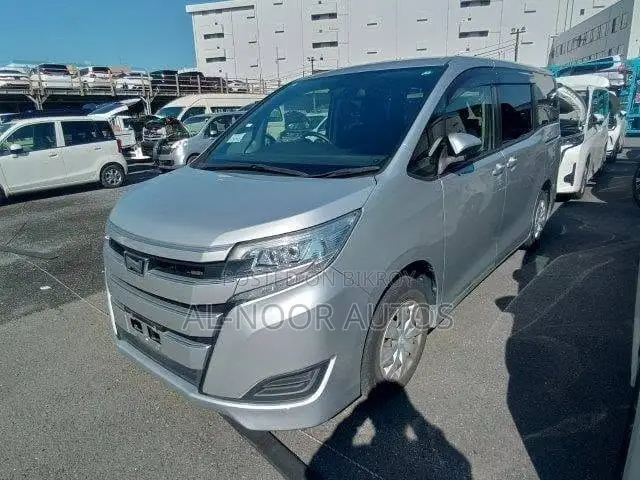 Toyota Noah 2.0 FWD (8 Seater) 2021 Silver