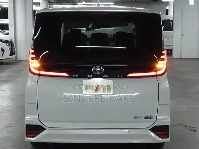 Toyota Noah 2023 Pearl