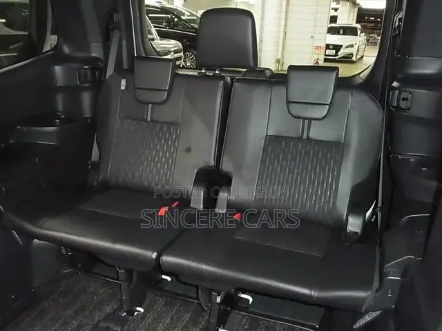 Toyota Noah 2023 Pearl