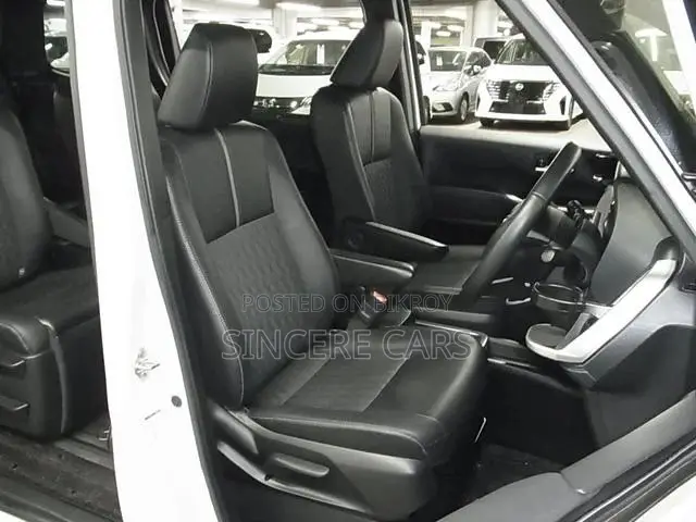 Toyota Noah 2023 Pearl