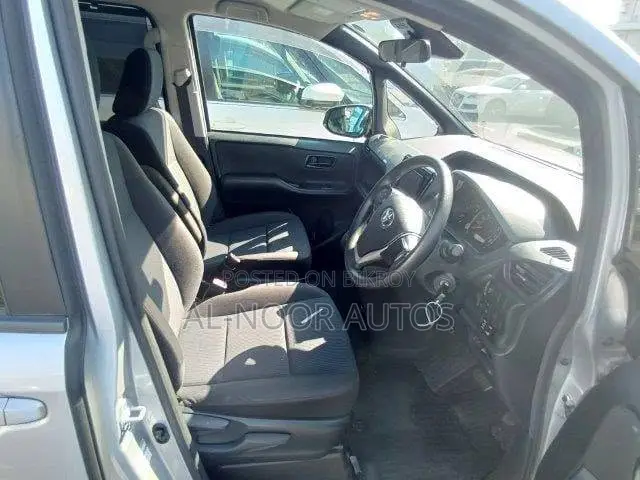 Toyota Noah 2.0 FWD (8 Seater) 2021 Silver