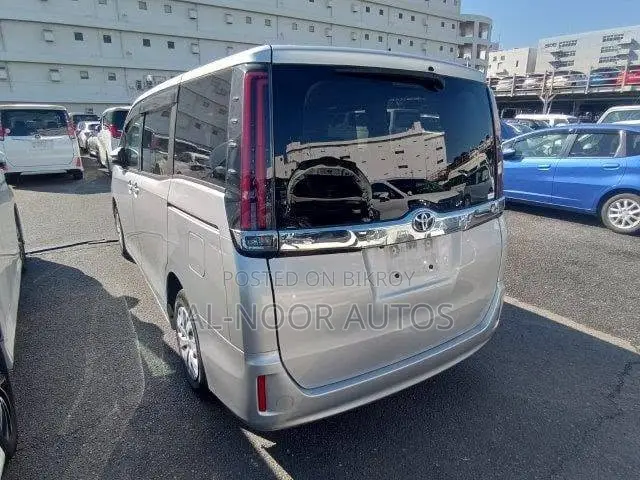 Toyota Noah 2.0 FWD (8 Seater) 2021 Silver