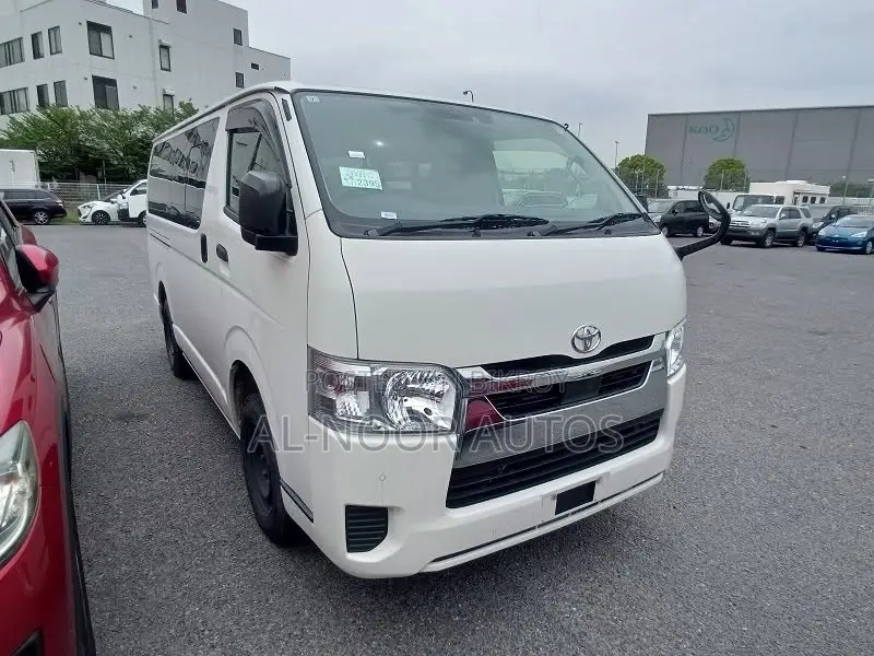 Toyota HiAce 2021 White