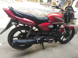 হোন্ডা সিবি ২০১৭ লাল