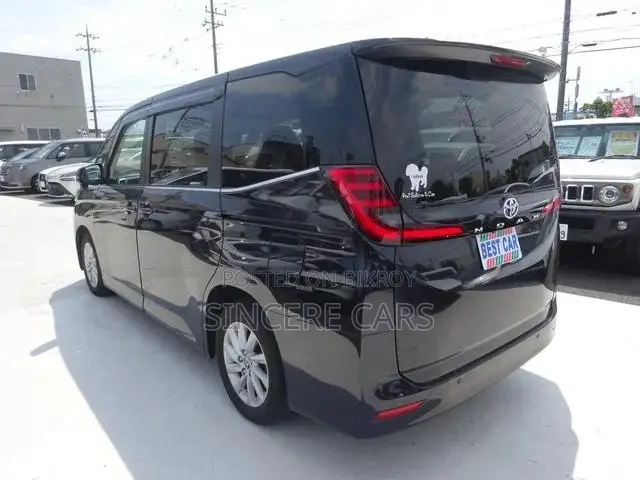 Toyota Noah 2022 Black