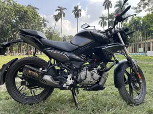 হিরো এক্সট্রিম ১২৫আর ২০২৫ ব্ল্যাক