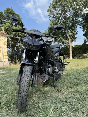 হিরো এক্সট্রিম ১২৫আর ২০২৫ ব্ল্যাক